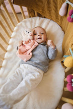 Load image into Gallery viewer, Doudou Bear Leaves Of Love