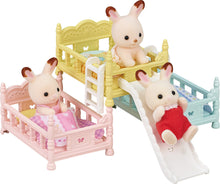Load image into Gallery viewer, Triple Bunk Beds